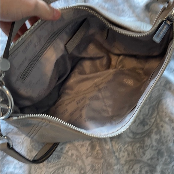 Grey Michael Kors cross body - Picture 3 of 12